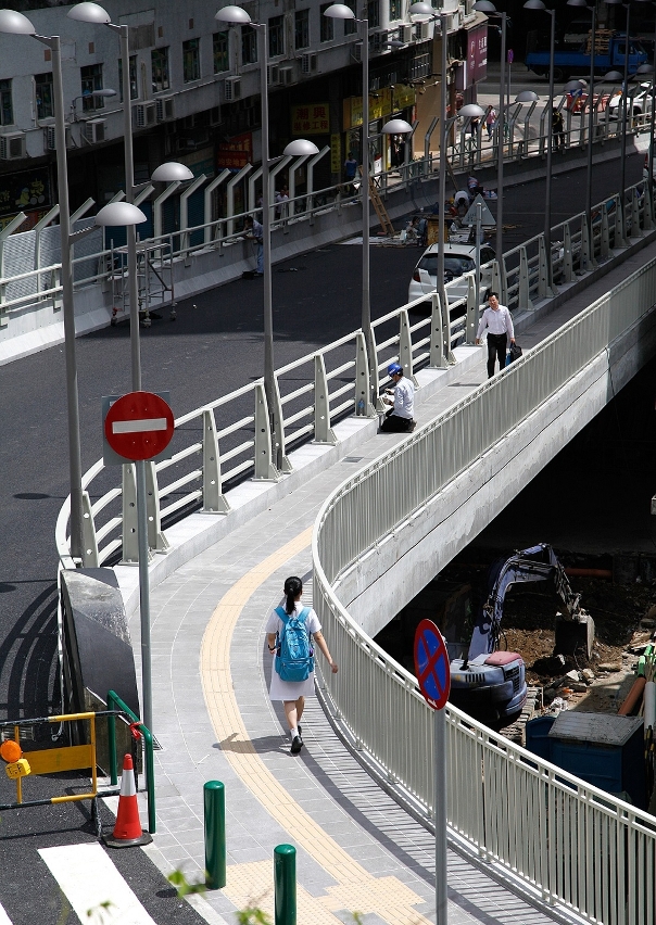行人通道現已開放供市民使用