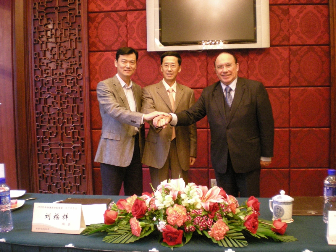 Zhuhai organizes Zhongshan, Zhuhai and Macau tourism work meeting