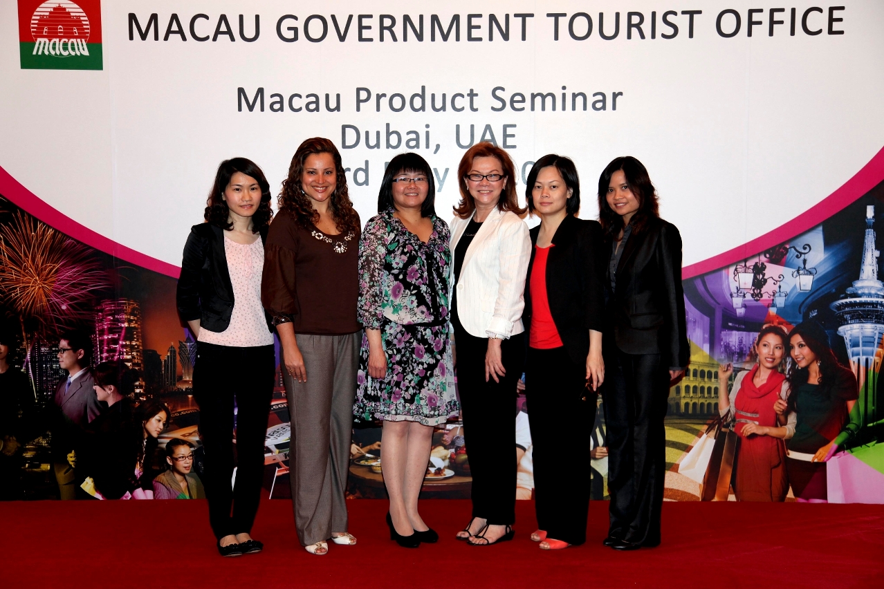 Delegação da DST à feira de turismo decorrida no Dubai