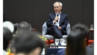 Encontro entre o Chefe do Executivo, Sam Hou Fai, que está de visita a Lisboa, e os estudantes de Macau que frequentam cursos superiores em Portugal.