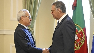 Encontro entre o Chefe do Executivo, Sam Hou Fai, e o Presidente da República Portuguesa, António José Seguro, no âmbito da visita a Lisboa.