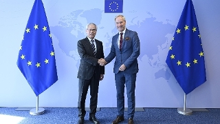Chefe do Executivo, Sam Hou Fai, reúne-se com o secretário-geral adjunto do Serviço Europeu para a Acção Externa da União Europeia, Olof Skoog, em Bruxelas.