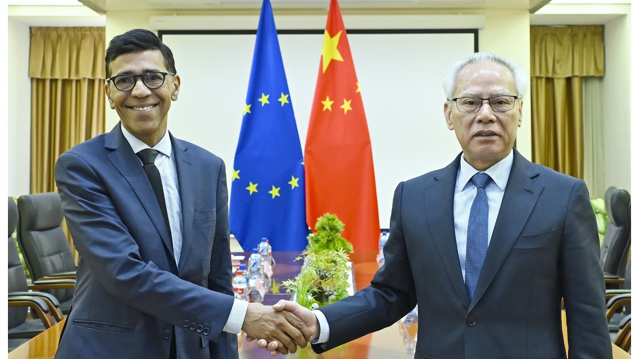 行政長官岑浩輝與歐洲議會副議長奧馬吉（Younous Omarjee）在布魯塞爾會面。