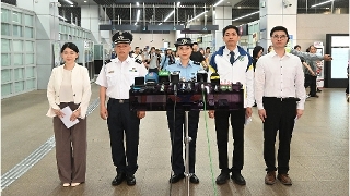 内地五一长假期将至，各相关部门代表向传媒介绍因应访澳旅客增加的各项措施及工作部署。