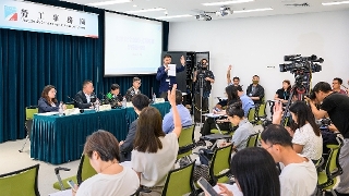 Representantes da Direcção dos Serviços para os Assuntos Laborais apresentam, em conferência de imprensa, os dados referentes ao emprego e aos trabalhadores não residentes.