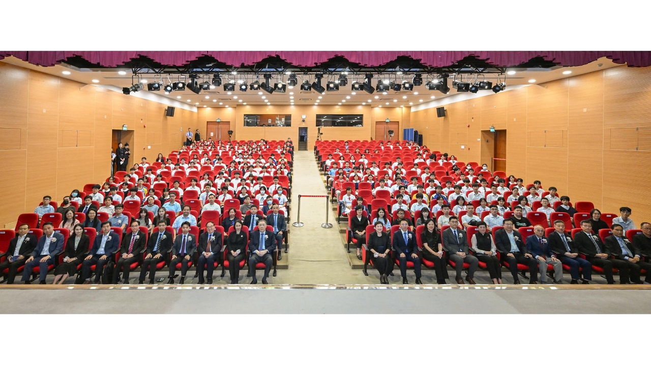 社会文化司司长柯岚出席全国青少年科学探索建模能力大赛分赛项 — 建模能力赛澳门赛区第一届澳门(国际)青少年科学探索大赛颁奖典礼。