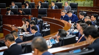 社會文化司司長柯嵐列席立法會全體會議，議程為細則性討論及表決《修改第5/2011號法律〈預防及控制吸煙制度〉》法案。