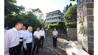 The Chief Executive, Mr Sam Hou Fai, visits the mountain resort of Guling in Fuzhou city to learn about the development of ecological tourism in the area.