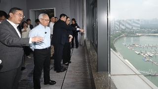 行政长官岑浩辉在福建省厦门市五缘湾考察，调研该海湾经过生态修复及综合开发后，打造为该市以生态引领发展的文旅景区之成功经验。