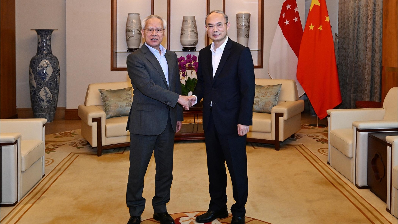 The Chief Executive, Mr Sam Hou Fai, meets with the Chinese Ambassador to Singapore, Mr Cao Zhongming, in Singapore.