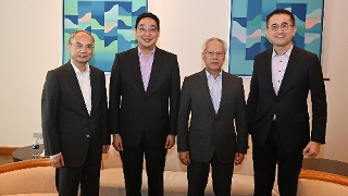 行政长官岑浩辉抵达新加坡，展开访问行程。