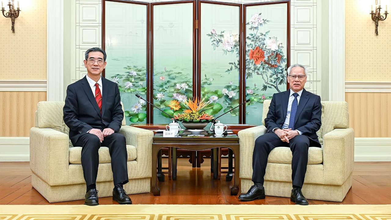 行政長官岑浩輝與最高人民法院政治部主任孫鎮平會面。
