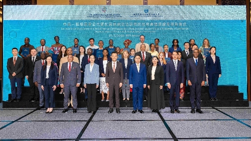 Secretariado Permanente do Fórum de Macau e os Serviços de Saúde de Macau coorganizaram o Colóquio sobre Saúde Pública e Prevenção e Controlo de Doenças entre a China e os Países de Língua Portuguesa