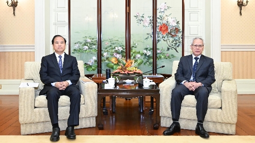 行政長官岑浩輝會見全國政協常委、港澳台僑委員會主任劉賜貴率領的粵港澳大灣區調研組