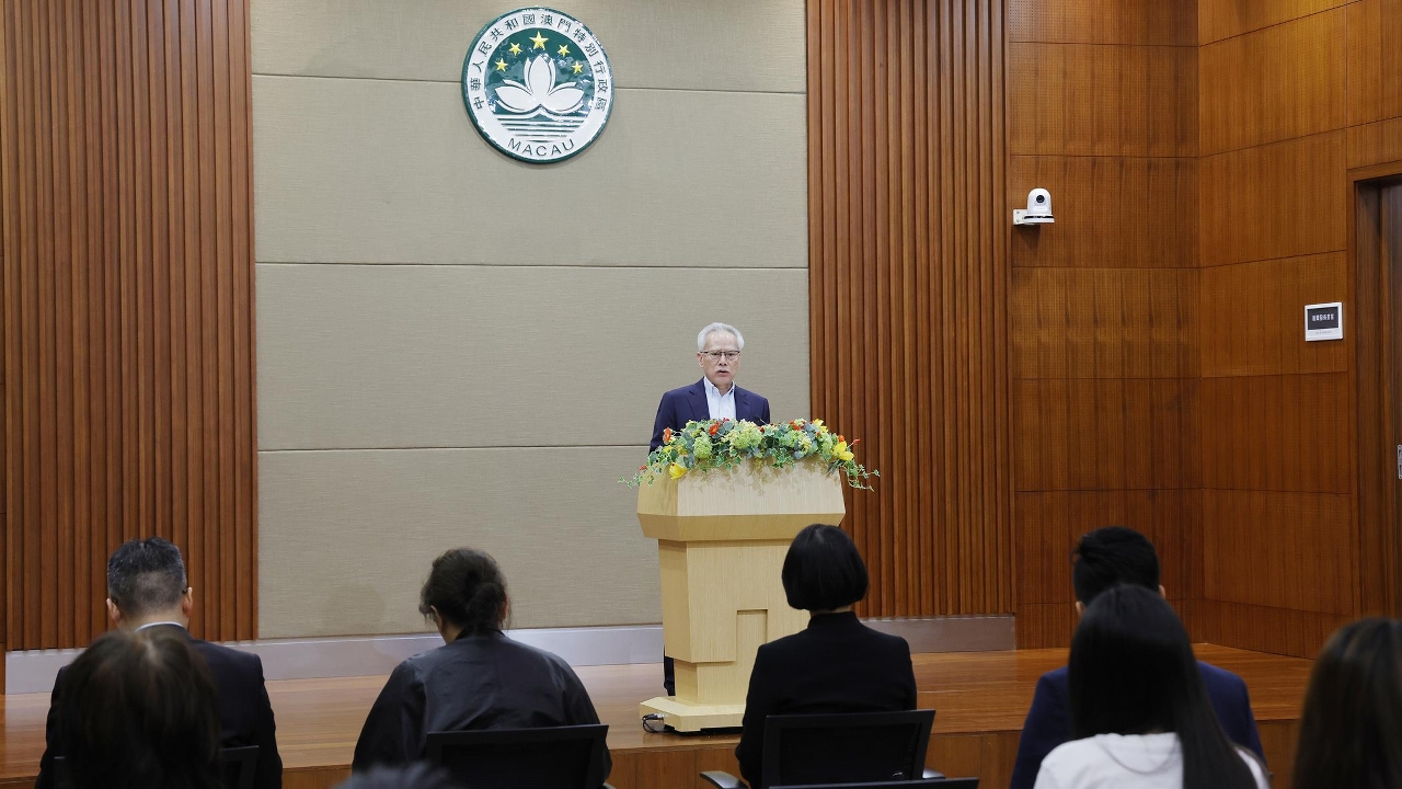 行政長官岑浩輝啟程往訪歐洲四國
展示“一國兩制”實踐成果　深化對外多領域務實合作