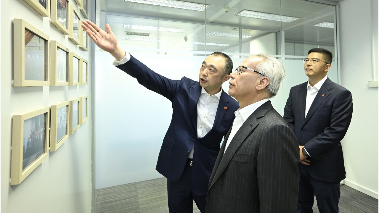 岑浩辉到访葡萄牙中资企业协会
与在葡中资企业及澳门企业代表交流