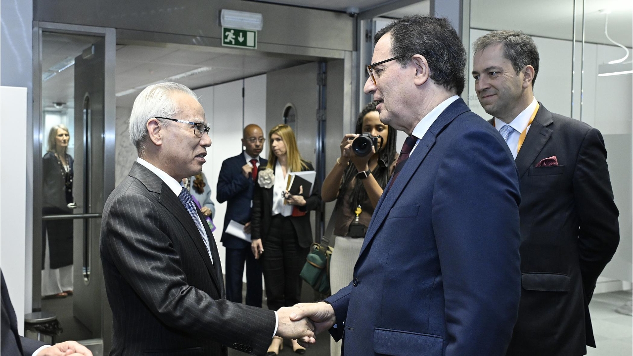 行政长官与葡萄牙经济兼国土融合部长阿尔梅达会面