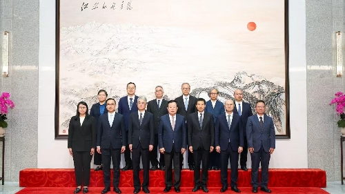 立法會主席張永春率團訪京