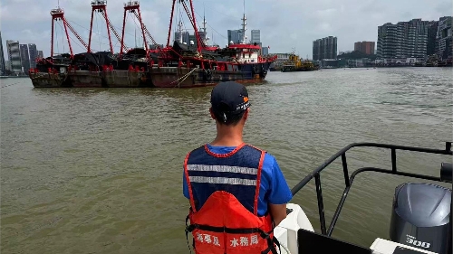 海事局排查内港渔船  保障海上安全及洁净