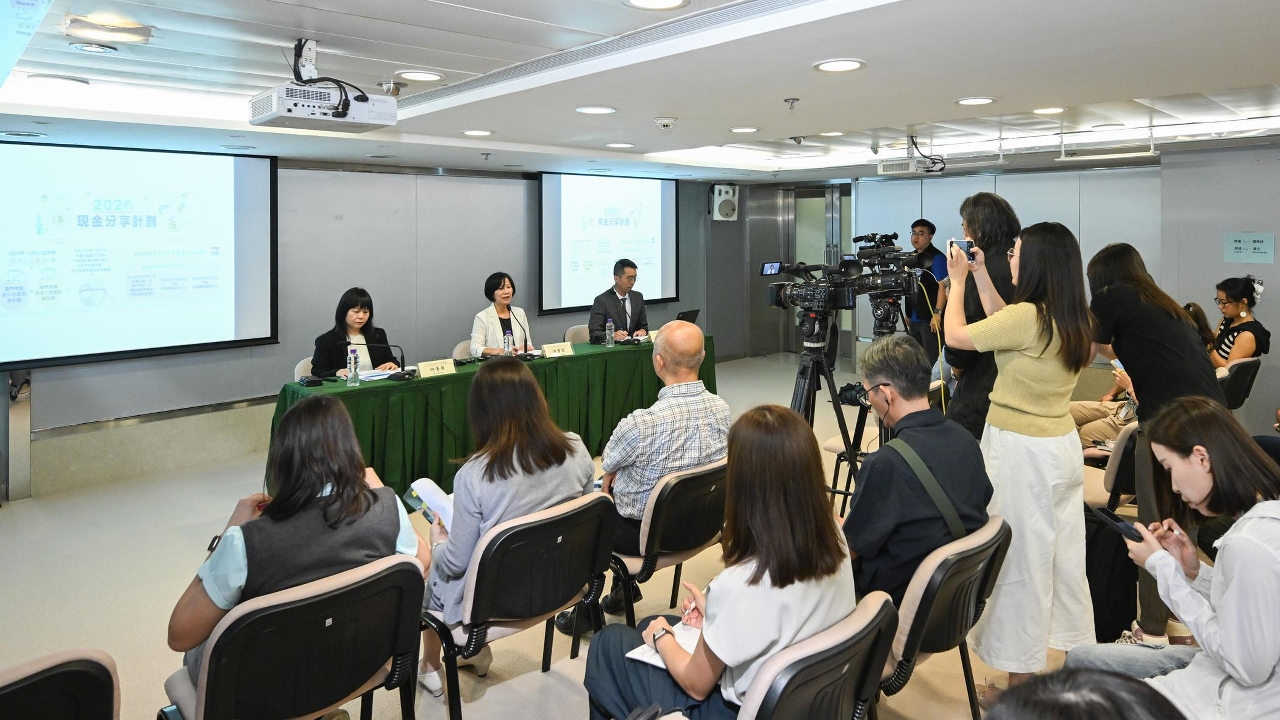 本年度現金分享6月15日起接受查詢及聲請
多項優化惠居民　政府倡用“一戶通”提交聲請
