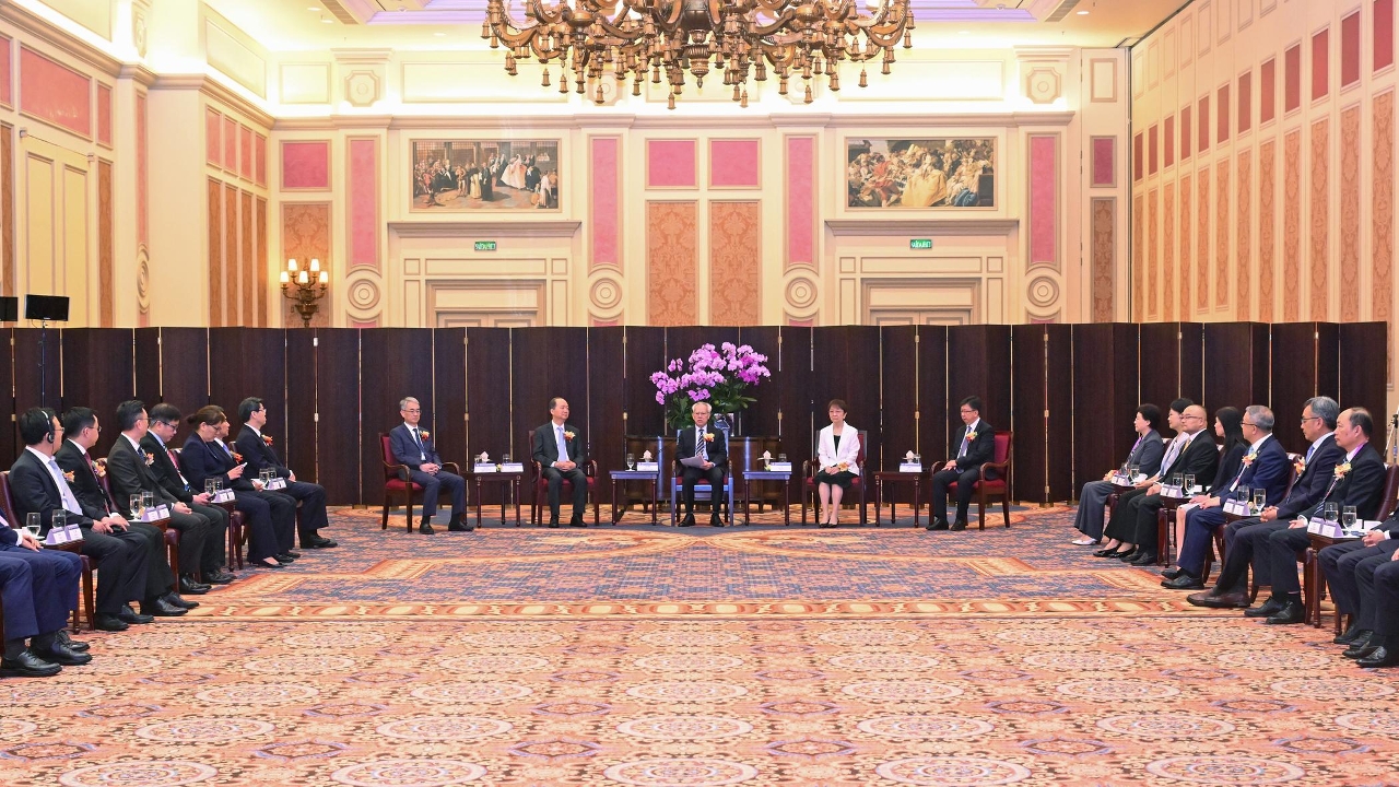 行政长官会见参与第17届国际基建论坛的各国代表