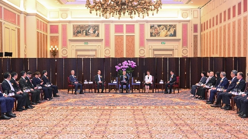 Chefe do Executivo reúne-se com os representantes dos países participantes no 17.º Fórum e Exposição Internacional sobre o Investimento e Construção de Infra-estruturas