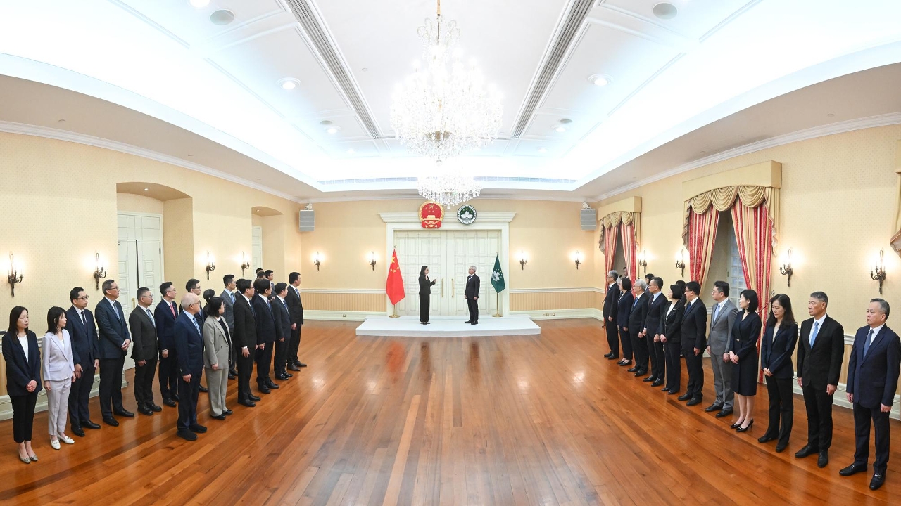 经济财政司司长吴惠娴宣誓就职