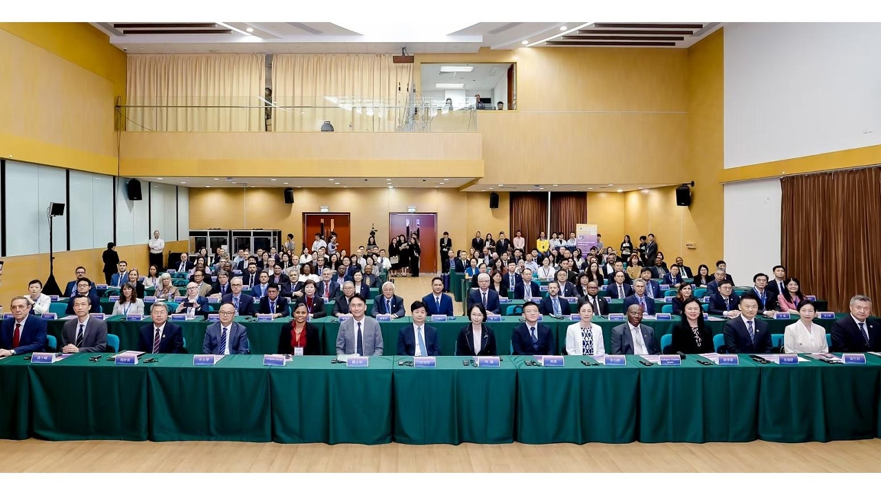 The 4th Forum for Rectors of Higher Education Institutions of China and Portuguese-Speaking Countries opens in Macao, focusing on joint efforts between Macao and Hengqin to cultivate international talent