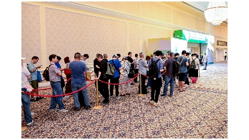 Dia de abertura da“Macau 2026”— Dia dos Selos    Especialistas de diferentes locais revelam segredos da filatelia