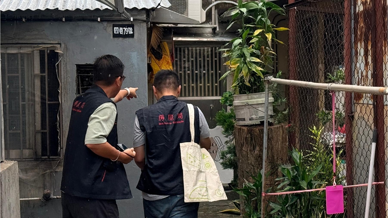 房屋局開展夏防工作 巡查公屋樓宇共同設施安全