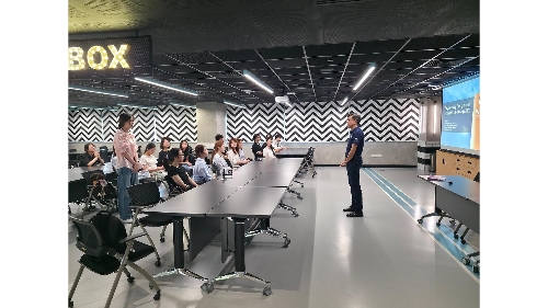UM students and faculty visit National University of Singapore