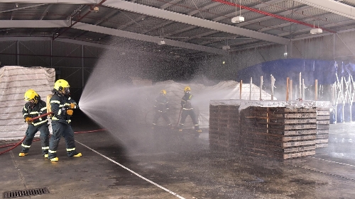 Simulacro conjunto de combate a incêndios no Cais de Contentores do Porto de Ká-Hó