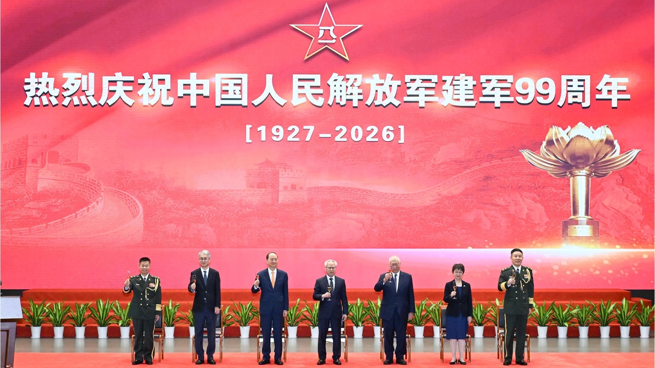 行政長官：駐澳部隊是守護澳門繁榮穩定的定海神針