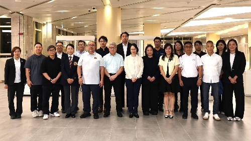 社会文化司司长观看运动员备战亚运及与本澳技术官员交流