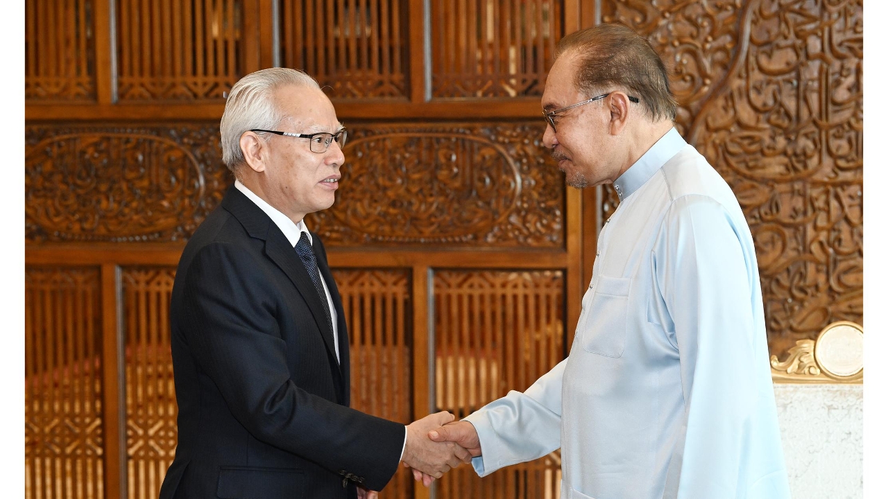 行政長官岑浩輝拜訪馬來西亞總理兼財政部長安瓦爾