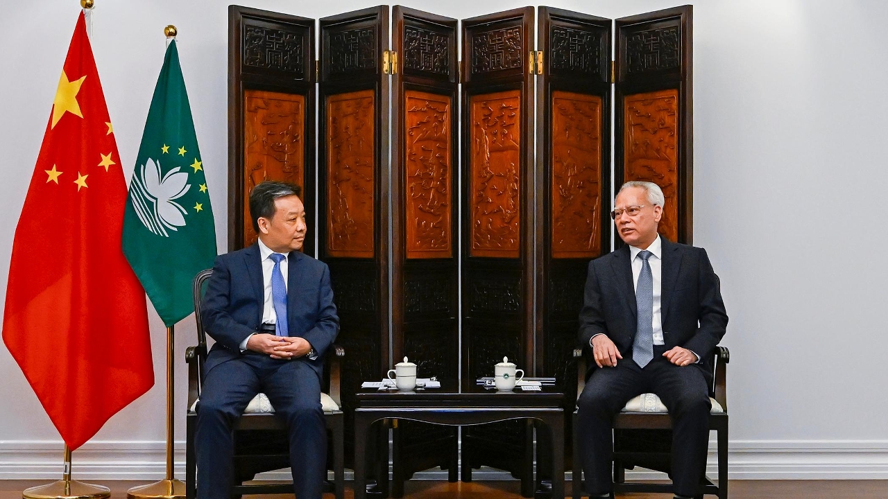 Chefe do Executivo reúne-se com o secretário do Comité Municipal de Shenzhen do PCC