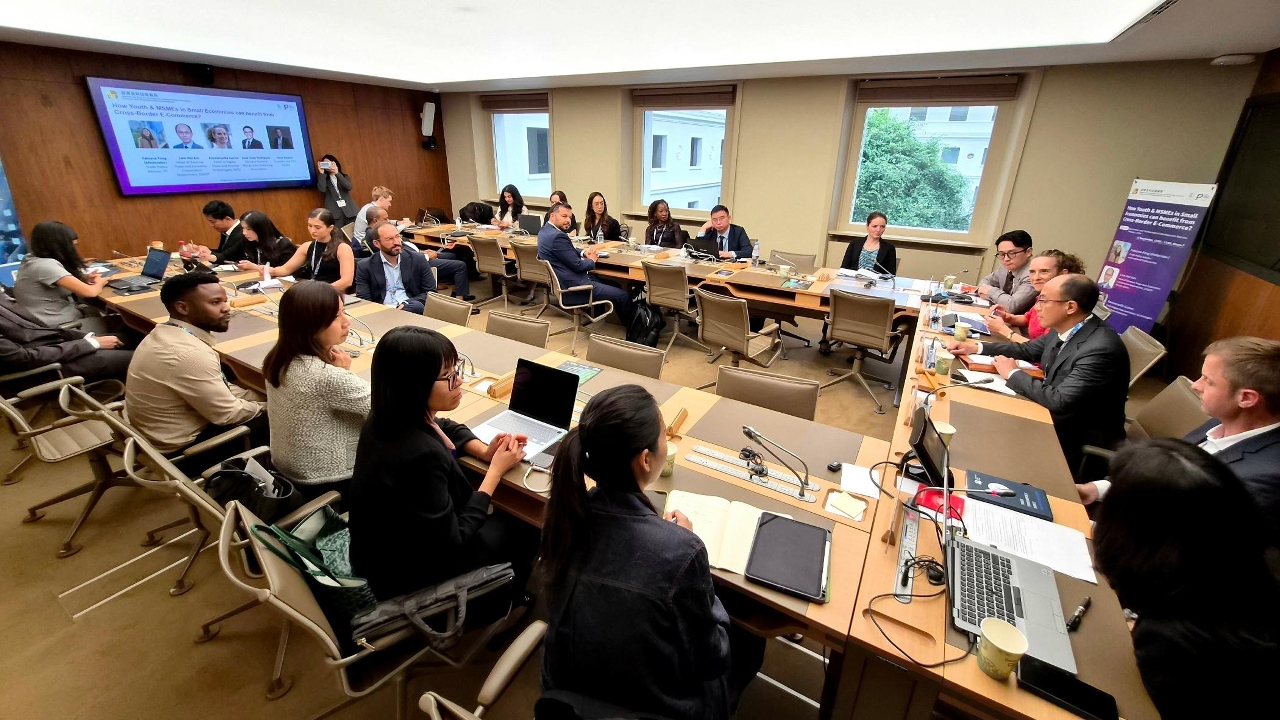 Macao, China Holds a Working Session at the WTO Public Forum for the First Time
