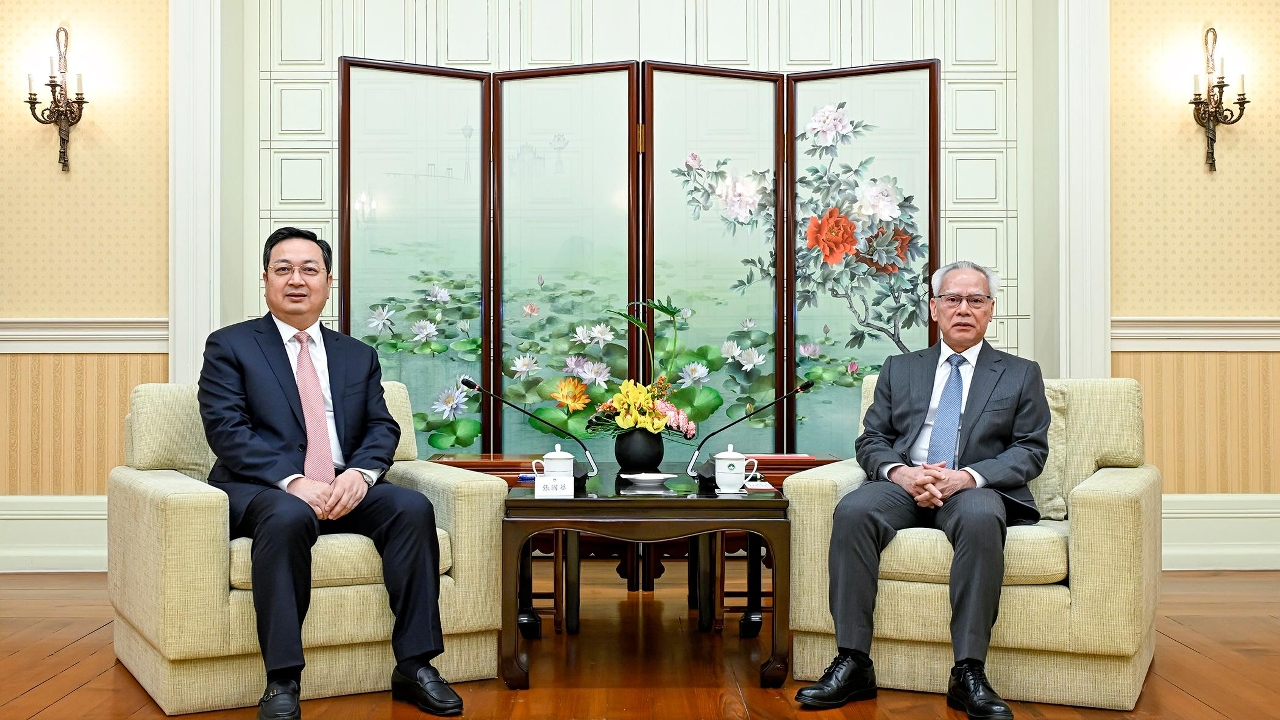 Chefe do Executivo reúne-se com o presidente da Conferência Consultiva Política do Povo Chinês da Província de Hebei