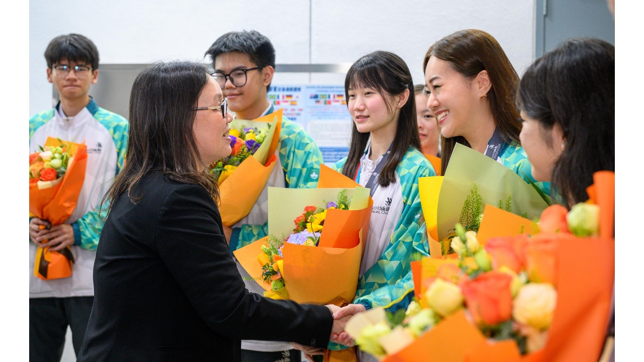 第48屆世界技能大賽中國澳門代表團凱旋回澳 經濟財政司司長吳惠嫻冀青年選手發揚敢於挑戰、追求卓越精神