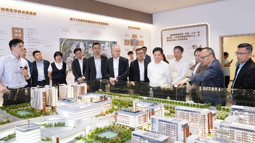 澳大校董會一行視察澳大在大學城建設　部署延伸辦學高質量發展