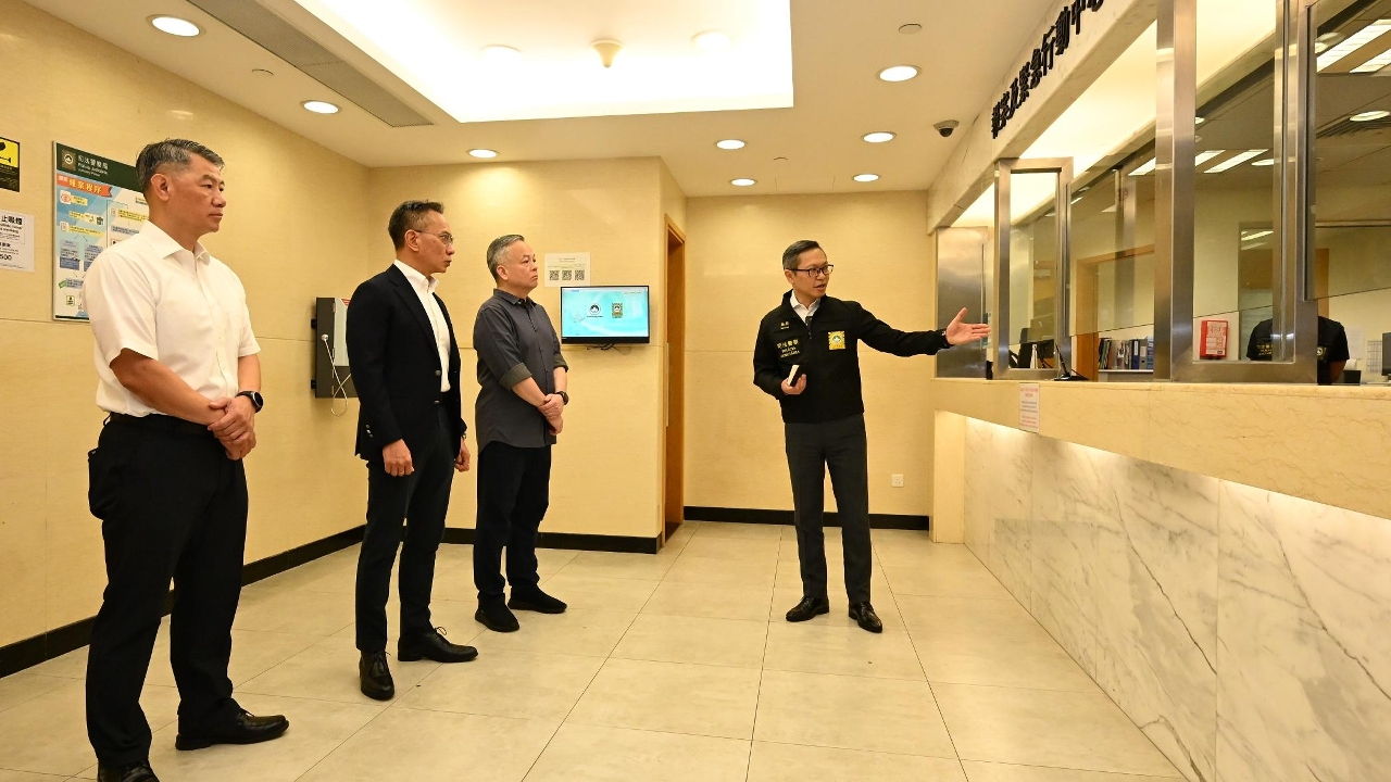 保安司司長巡視國慶安保工作落實情況 慰問堅守崗位前線人員