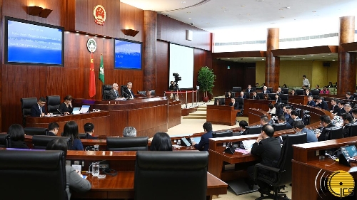 行政长官岑浩辉列席立法会全体会议(下半场)