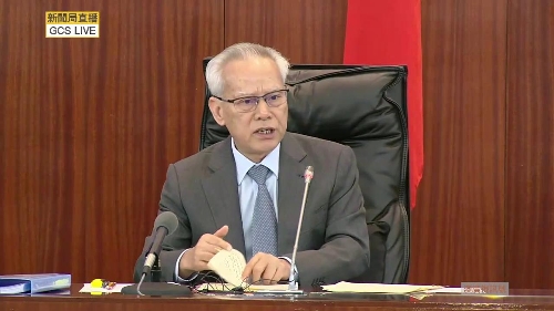 行政长官岑浩辉列席立法会全体会议(上半场)