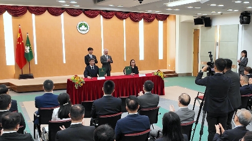 《關於發展新質生產力推進新型工業化的合作協議》簽署儀式