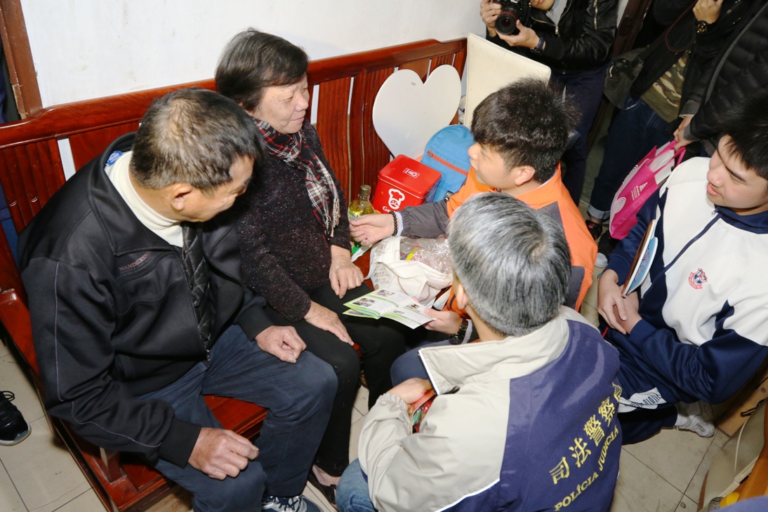 向長者傳授防盜、防騙的技巧