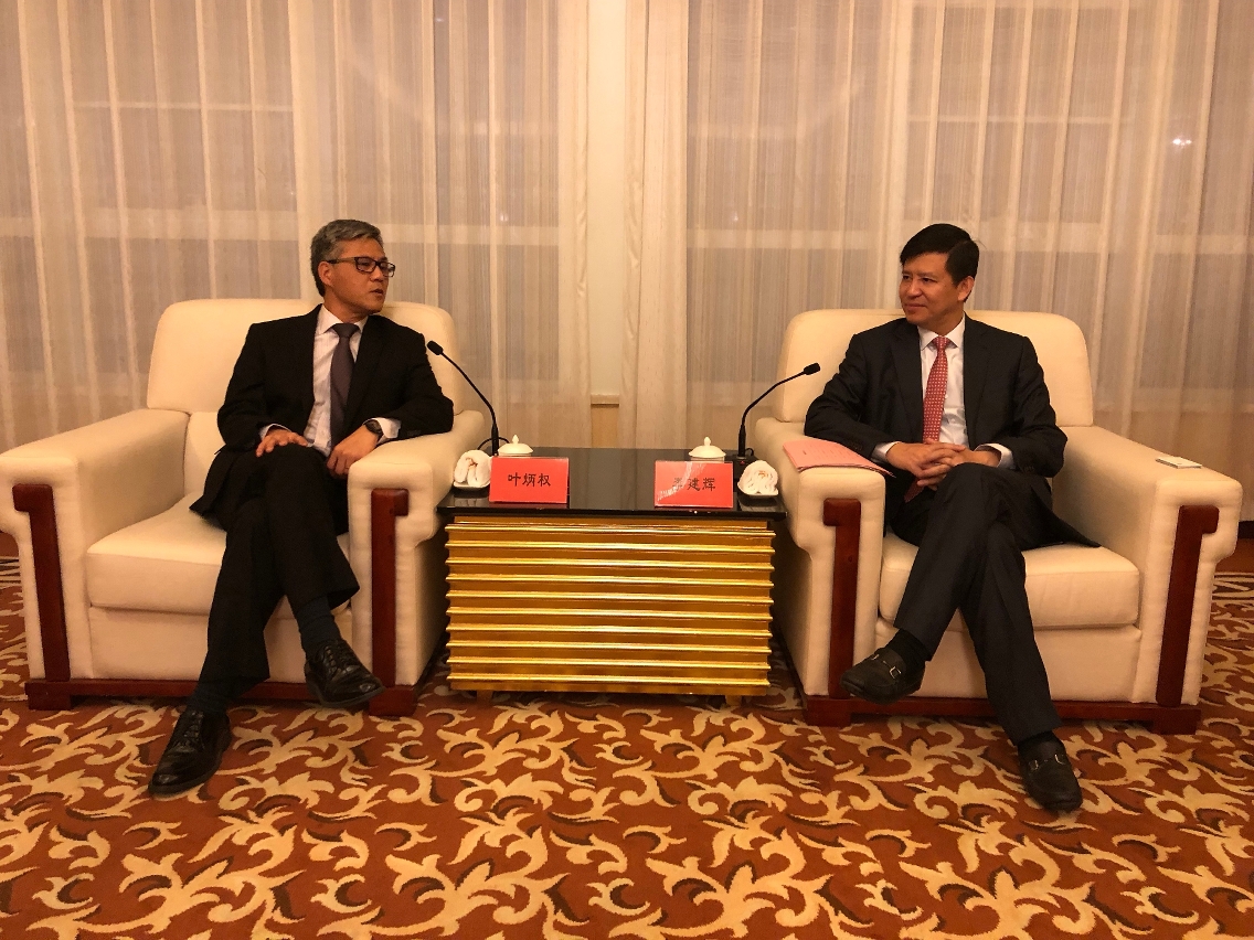Ip Peng Kin meets with the Mayor of Putian