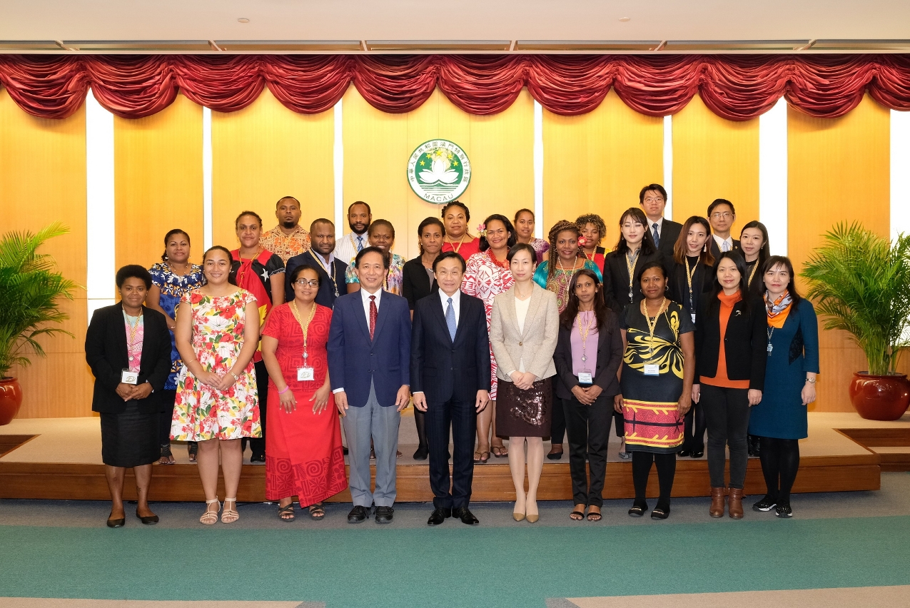 The faculty and participants of the training programme had a meeting with Dr. Alexis Tam, Secretary for Social Affairs and Culture of Macao SAR Government.