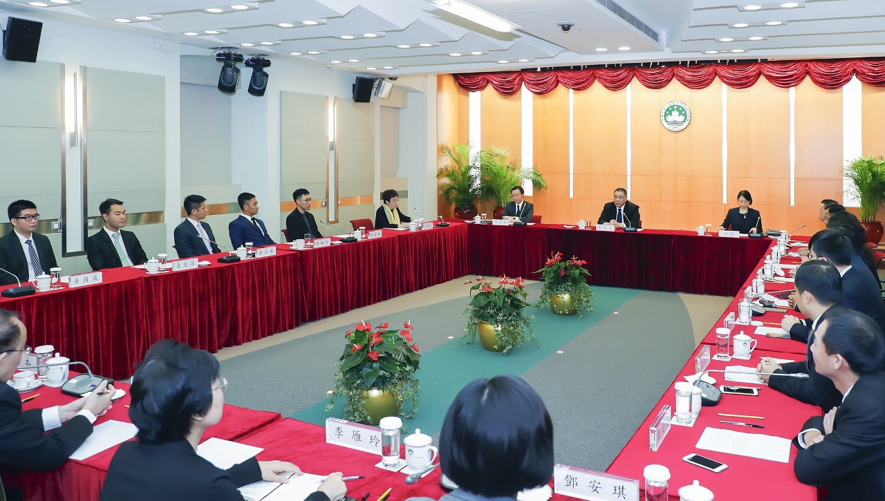 行政長官崔世安聽取全國青聯澳區委員施政意見