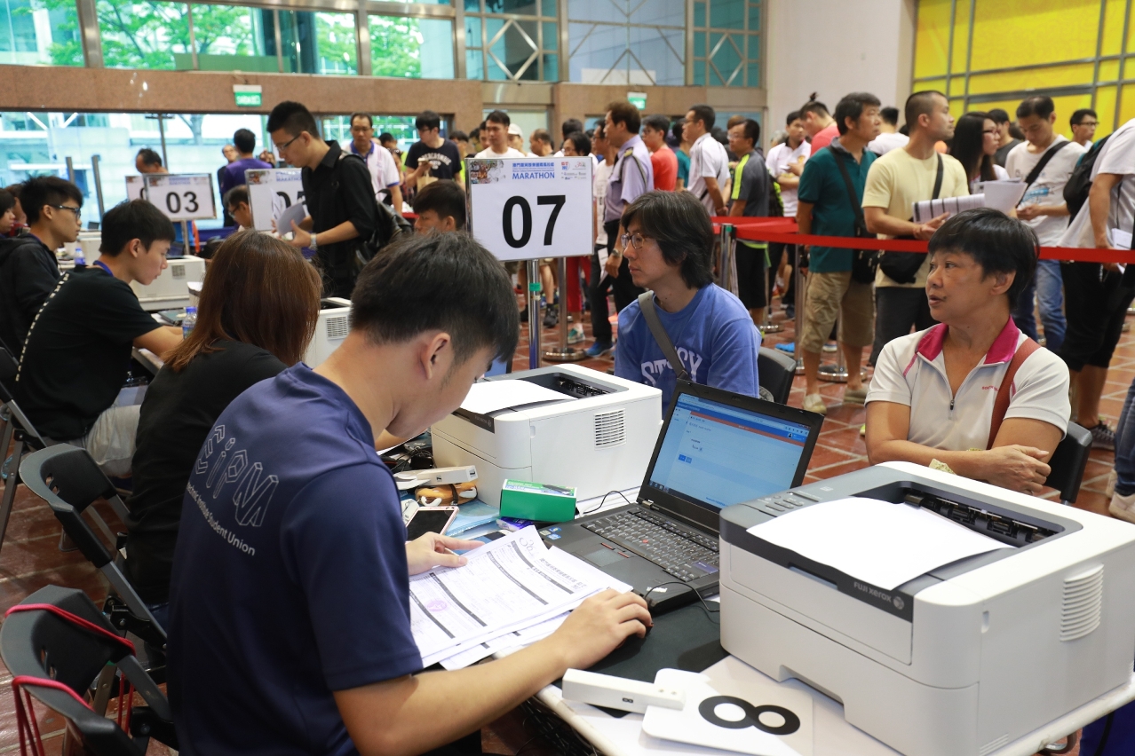 Os corredores participam activamente