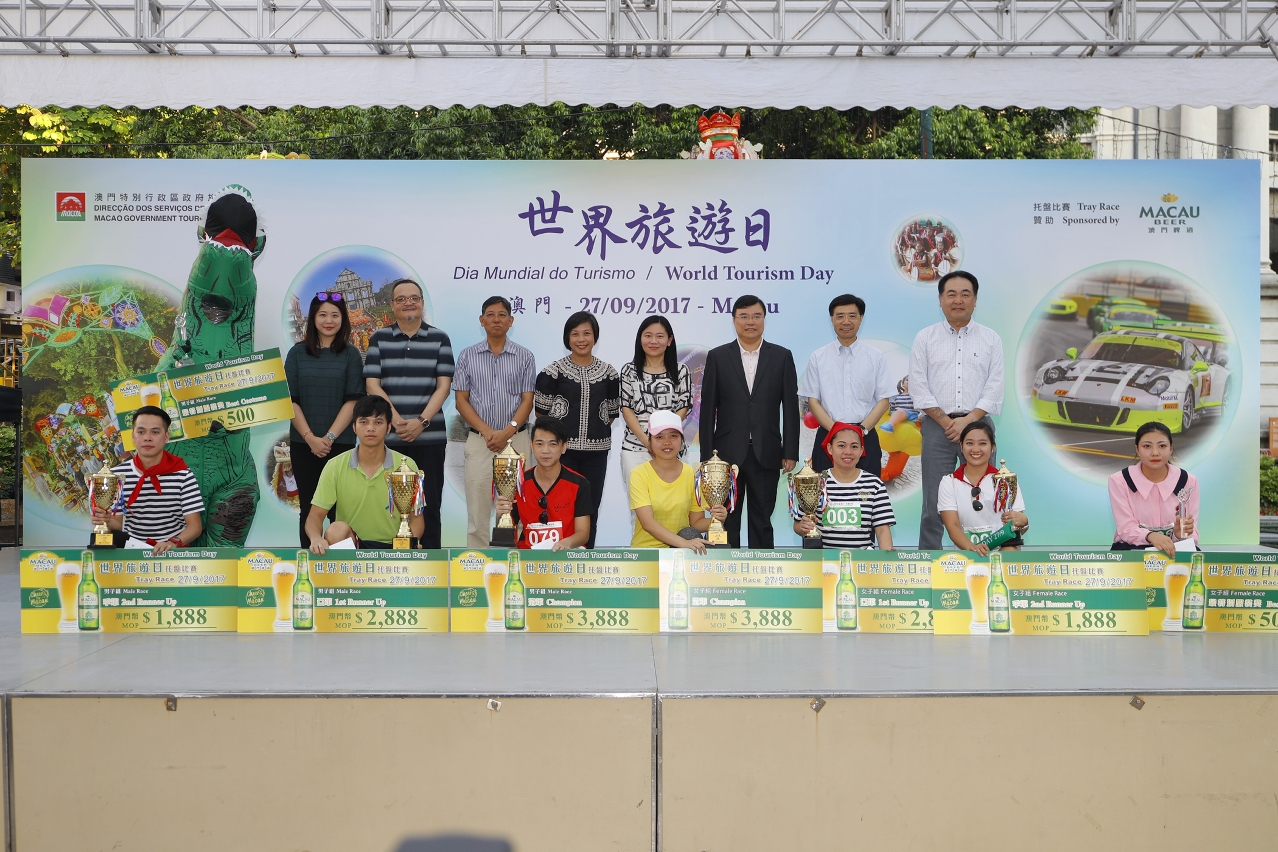 MGTO officials and guests with Tray Race winners